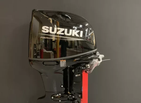 Suzuki 140 HP EFI 4