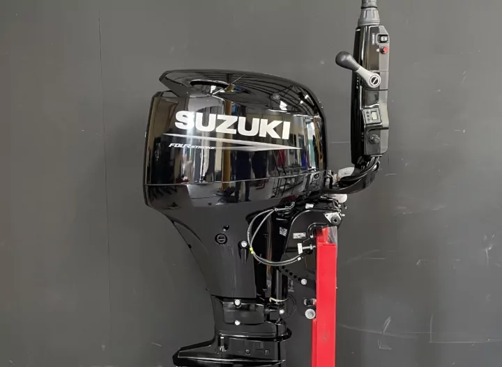 Suzuki 40 HP EFI