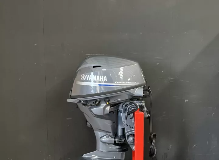 Yamaha 20 HP Powertilt