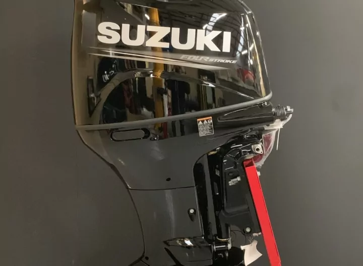 Suzuki 200 HP EFI 21